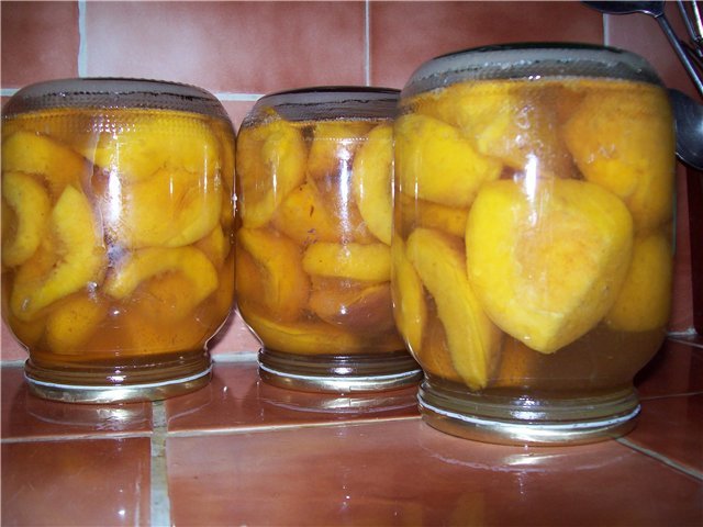 Персики в собственном соку
