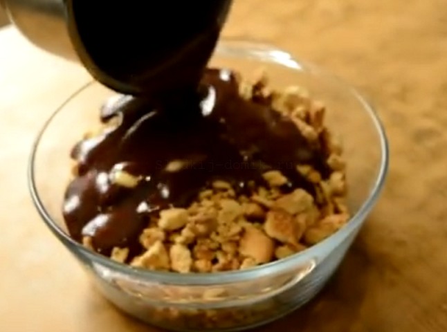 Шоколадная колбаска - смешиваем 2 емксти