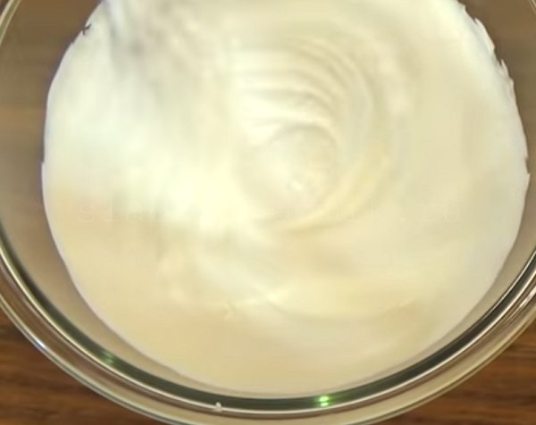 Домашнее мороженое рецепт - соединяем со сливками