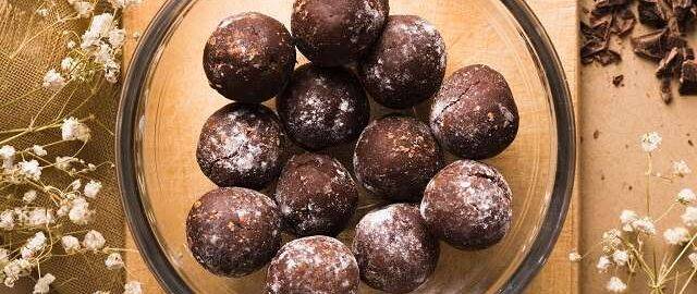 Шоколадные шарики с орехом