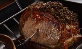 Как вкусно запечь мясо в духовке