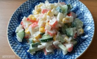 Крабовый салат рецепт классический с кукурузой