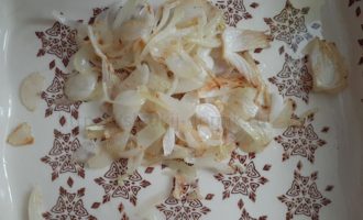 Картошка с грибами в духовке - лук фото