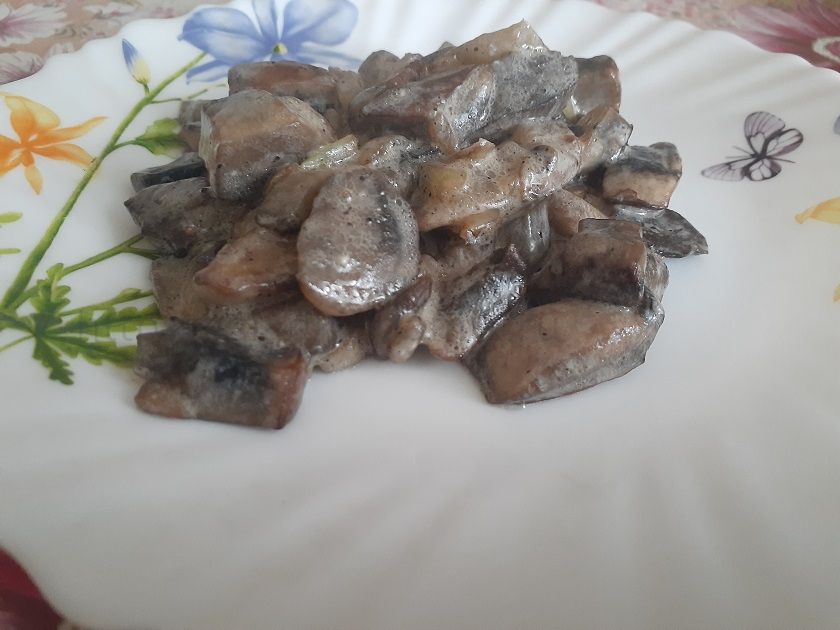 Лесные грибы со сметаной - фото рецепт