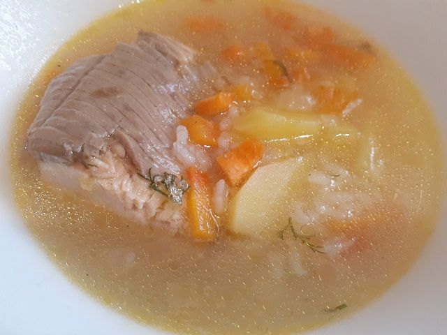Рыбный суп из горбуши с картошкой