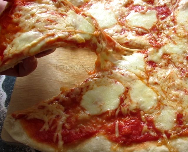 Пицца с сыром в духовке