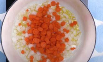 Морковь к луку