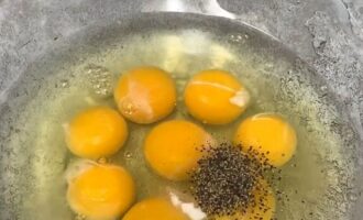 Перец и соль с яйцами