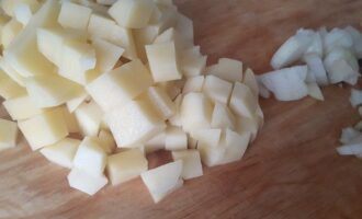 Картофель кубиками для супа