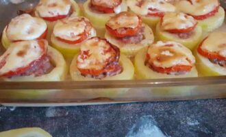 Кабачки с фаршем и помидорами запеченные в духовке